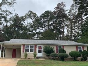 Building Photo - 520 Ravenel Cir