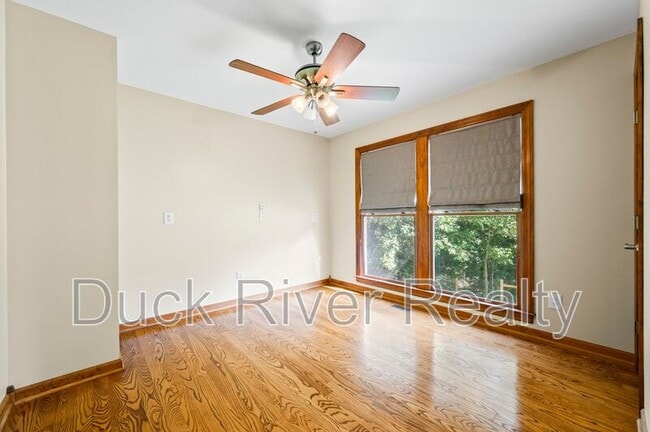 Building Photo - 1963 TN-166