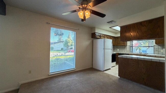 Building Photo - 1555 W Boston Ave