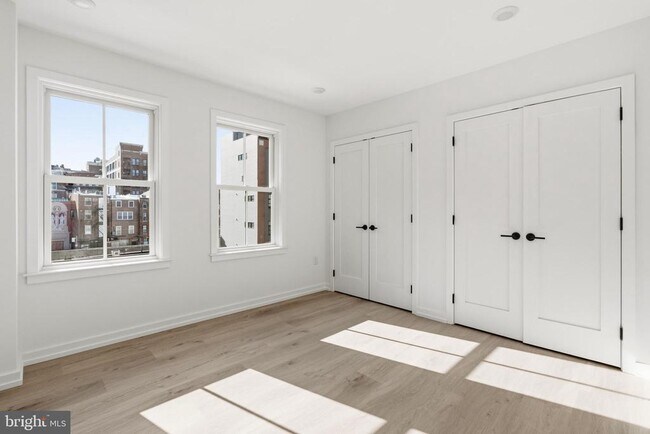 Building Photo - 209 New St