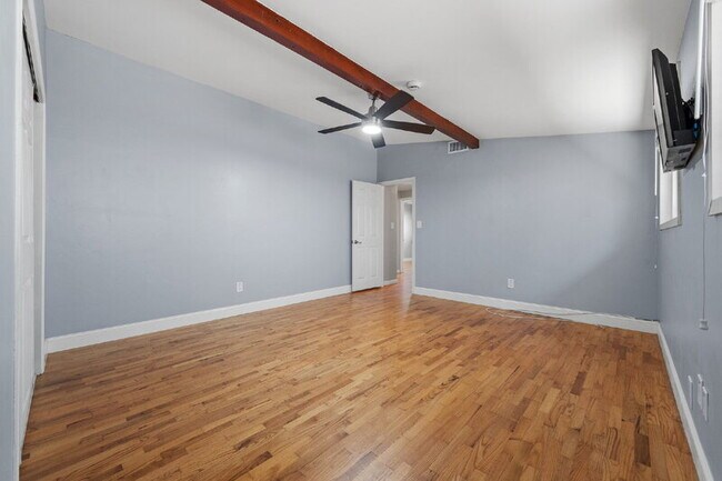 Building Photo - 4160 Yale Ave