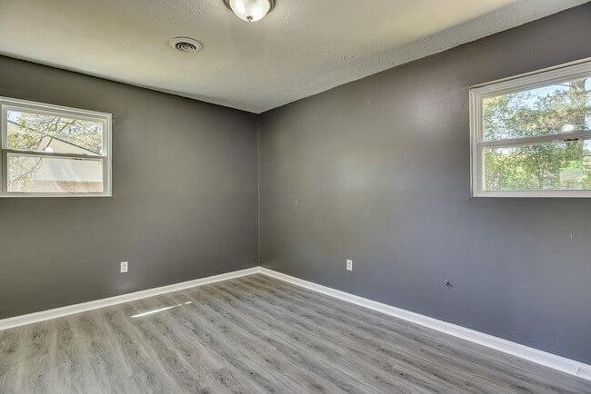 Building Photo - 3607 Massiot Dr