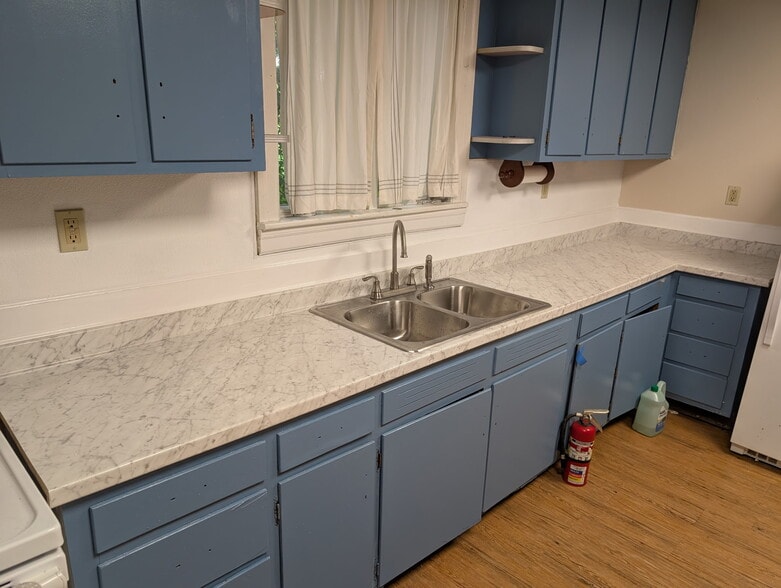 Remodeled Kitchen - 427 Taylor Ave