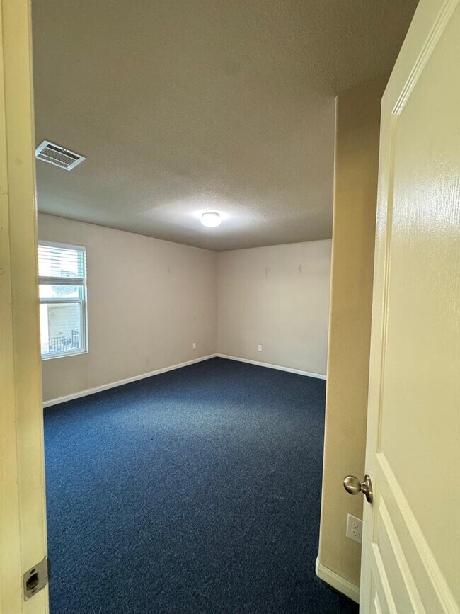 Building Photo - 117 Kemah Ln
