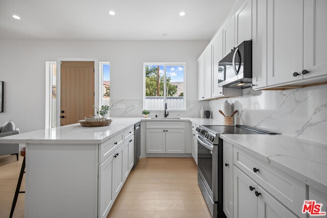 Building Photo - 3626 E 1st St