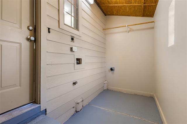 Building Photo - 1235 E Leuda St