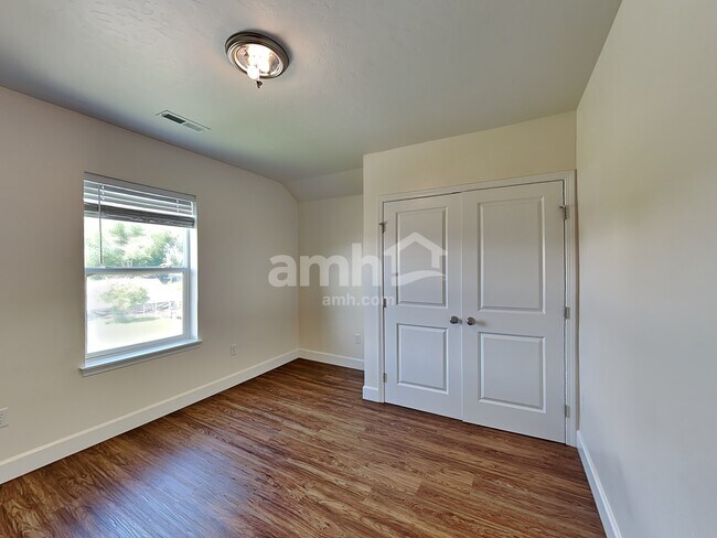 Building Photo - 1519 S Horton St