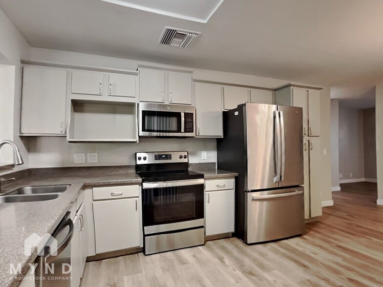 Primary Photo - 1116 W Dunbar Dr