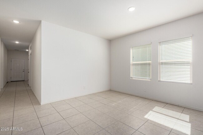 Building Photo - 5722 W Coplen Farms Rd