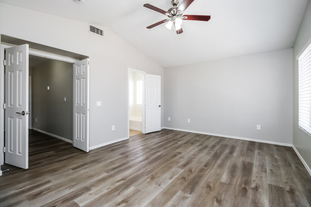 Building Photo - 927 E Glenmere Dr
