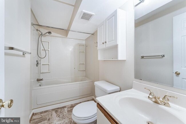 Building Photo - 8475 Canyon Oak Dr