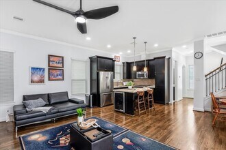 Building Photo - 8227 Cambridge St