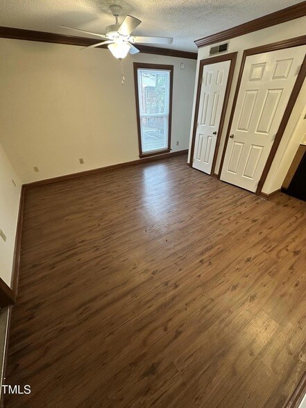 Primary Photo - 3605 Helix Ct