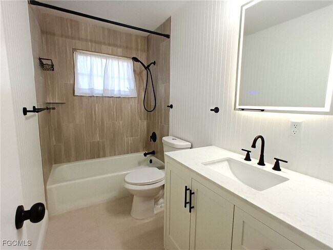 Building Photo - 1848 Winkler Ave