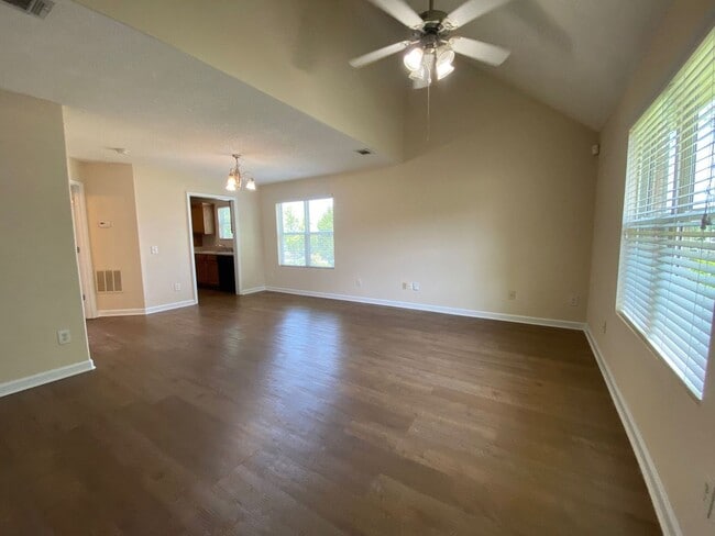 Building Photo - PRE-LEASING FOR AUGUST 2 2026! FENCED IN BACK YARD! 1/2 Off Deposit!