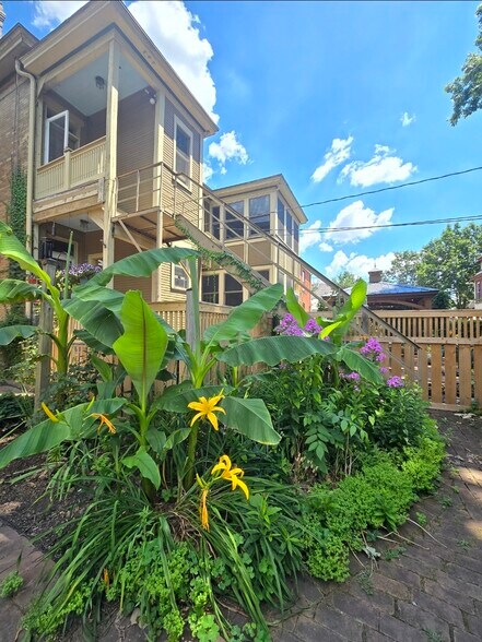Building Photo - 787 Bryden Rd
