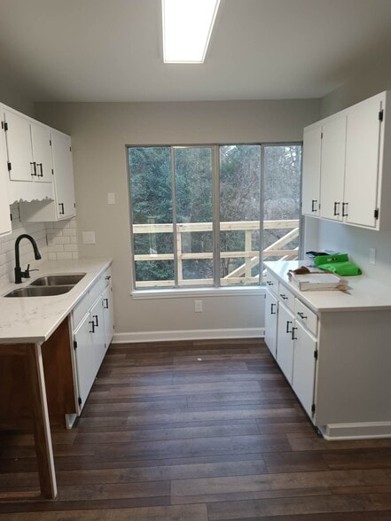 Building Photo - 2709 Bedford Way