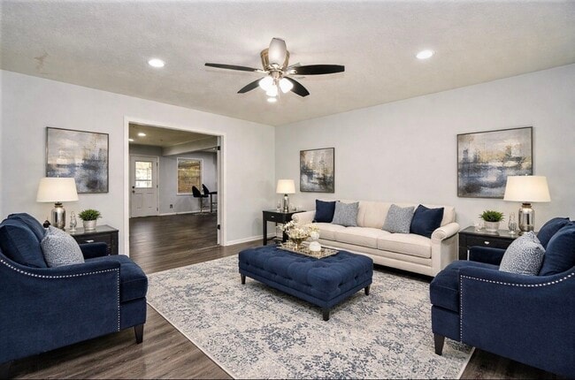 Building Photo - 2404 Oaks Dr