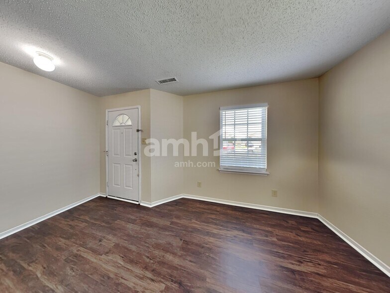 Building Photo - 10325 Carrington Way