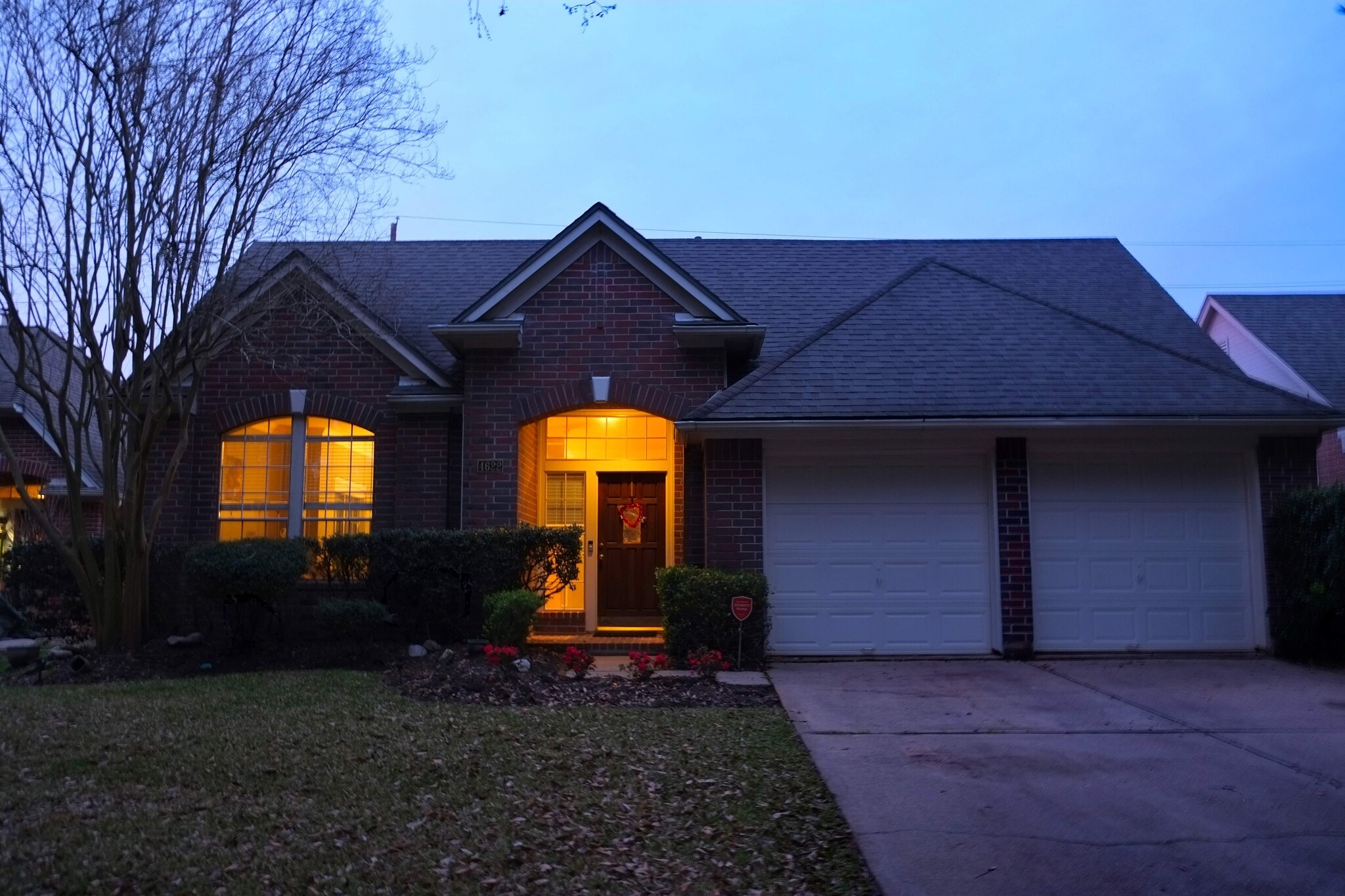 Building Photo - 4622 Forest Home Dr