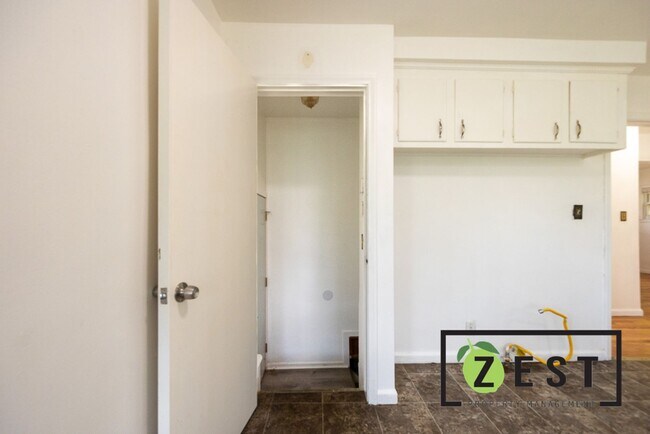 Building Photo - 2 BED 1 BATH SINGLE FAMILY HOME OPEN HOUSE...