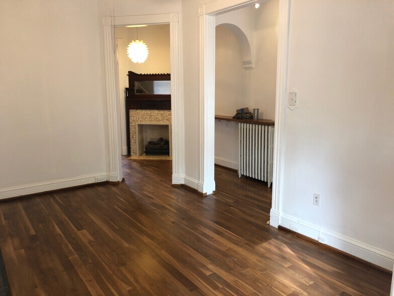 Living Room - 1212 Linden Pl NE