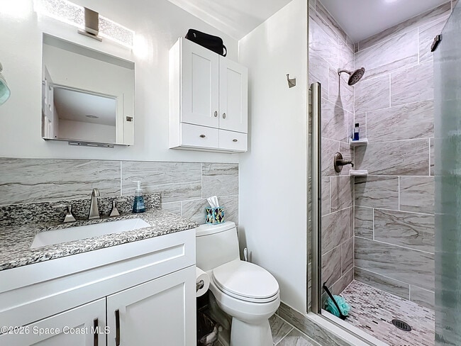 Building Photo - 1614 Earlham Ave NW