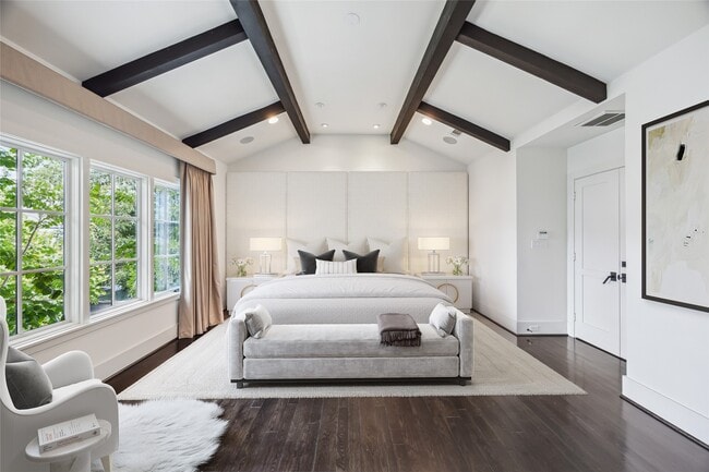 Building Photo - 3214 Westheimer Rd