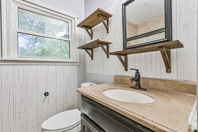 Building Photo - 1007 Plum St