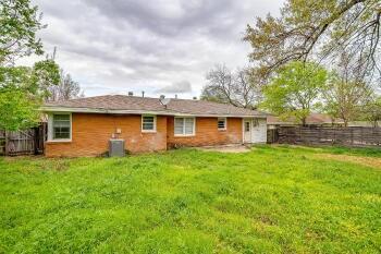 Building Photo - 4809 Lowell Ln
