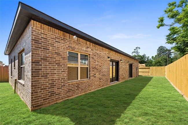 Building Photo - 2607 Liguria Ln