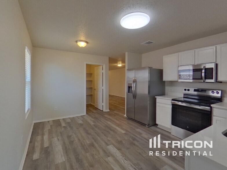 Building Photo - 4913 Creek Ridge Trail