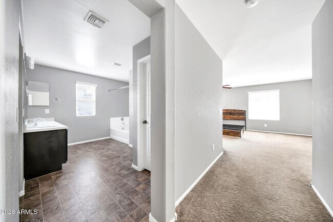 Building Photo - 7770 W Alvarado Rd