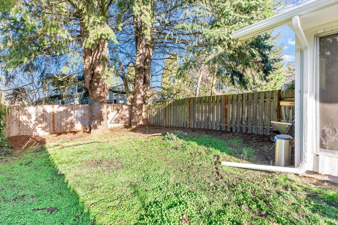 Building Photo - 9720 SW Frewing St