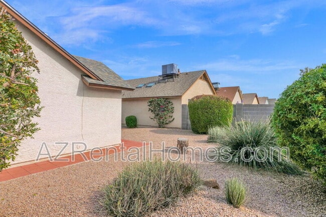 Building Photo - 1625 E Jerome Ave