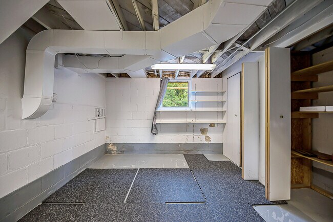 Building Photo - 2655 Whitewood St