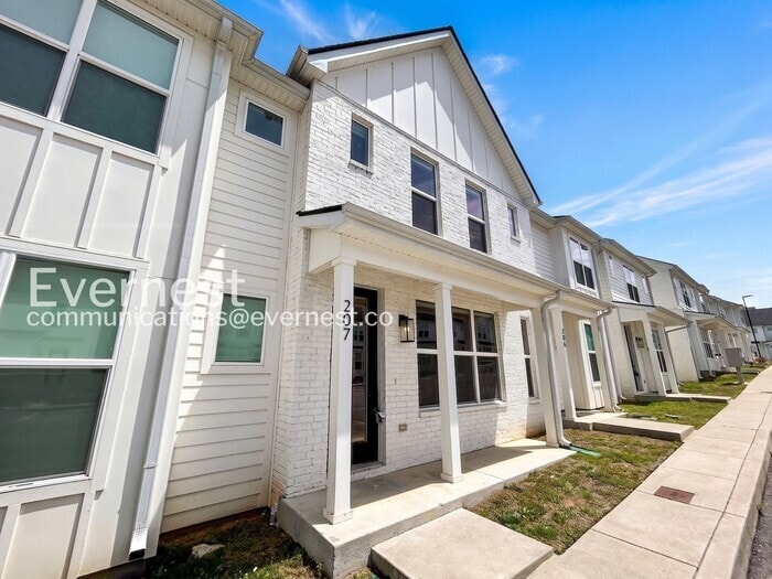 Building Photo - 207 Jeffries Wy