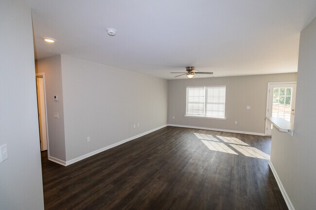 Building Photo - 123 Callaway Cres