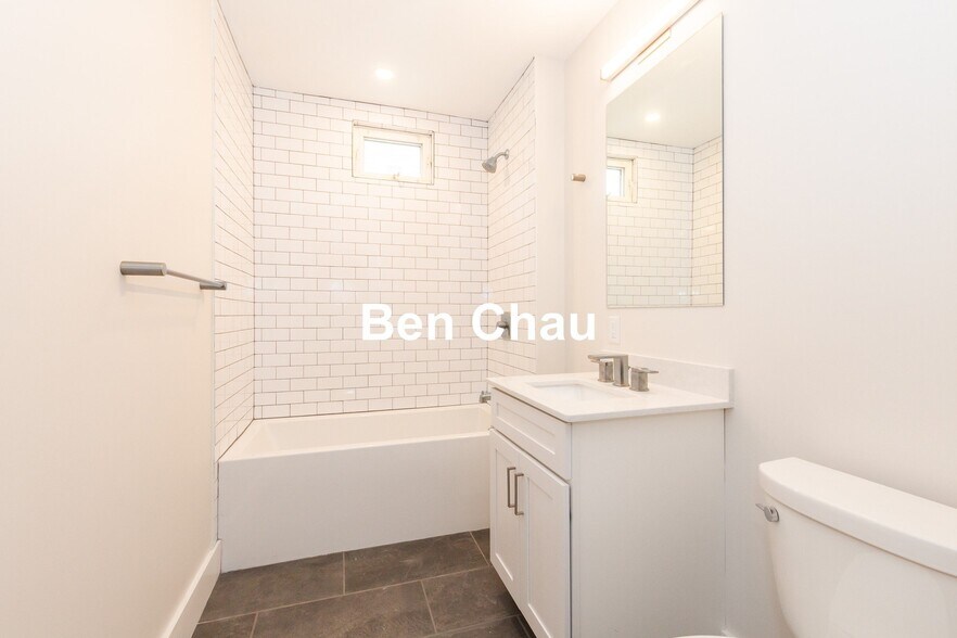 Building Photo - 24 Clary St