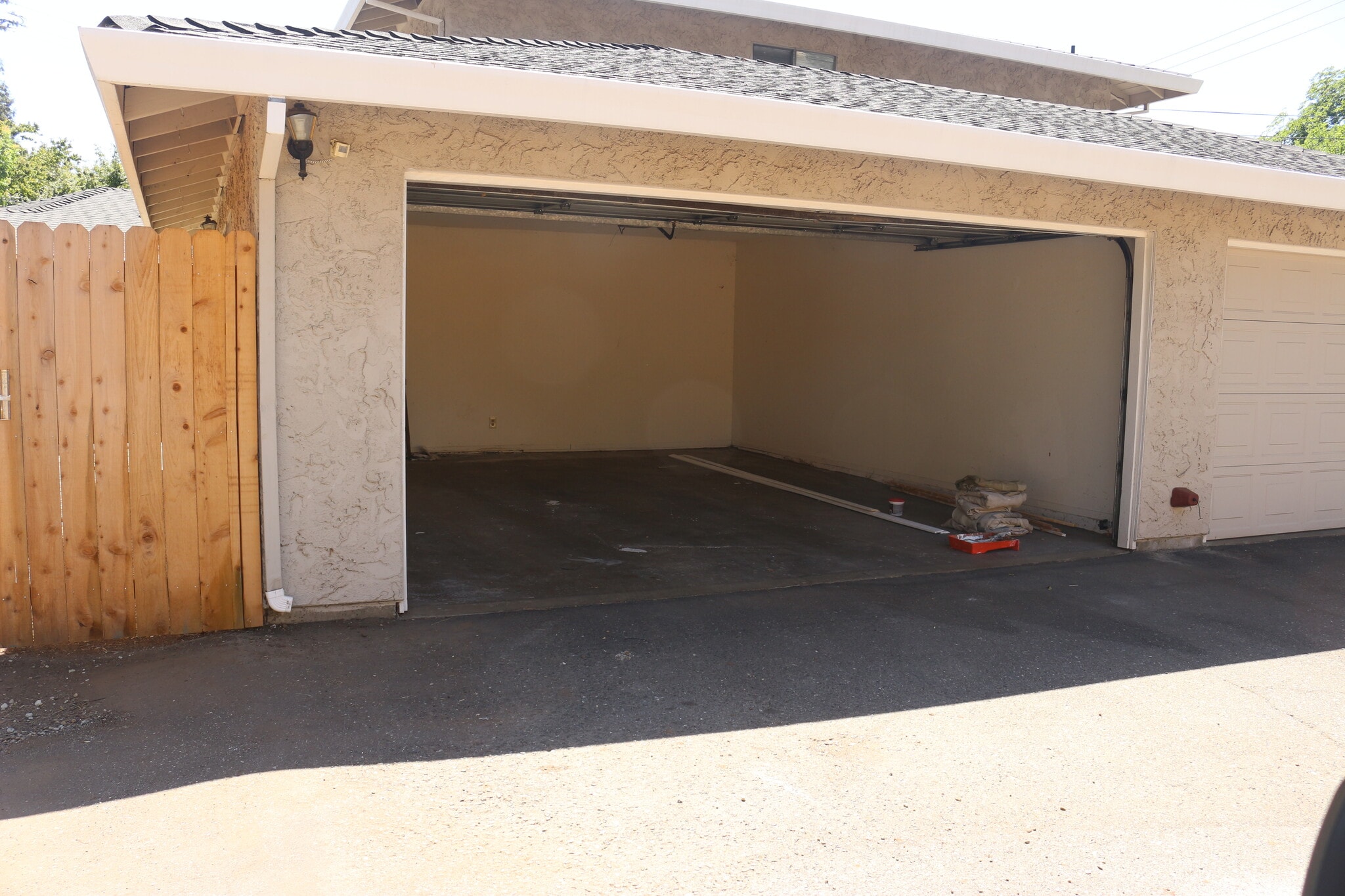 Rear 2 Car Grage - 2210 Ceanothus Ave