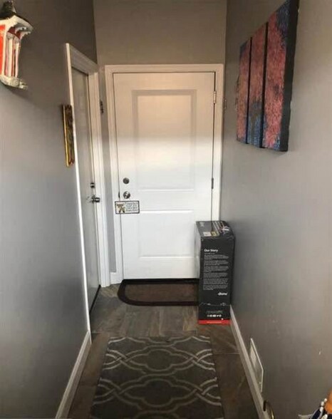 Common Hallay - 1621 Carpenter St