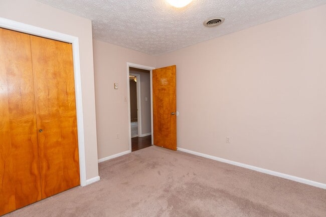 Building Photo - 4 Bed, 2.5 Bath Single Family Home in Winc...