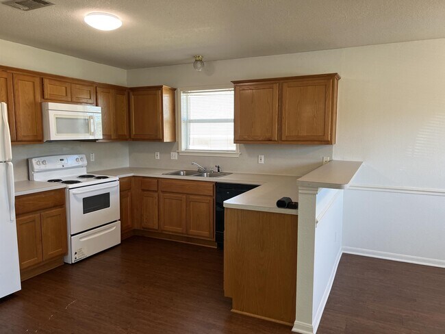 Building Photo - 1751 Rock Hollow Loop