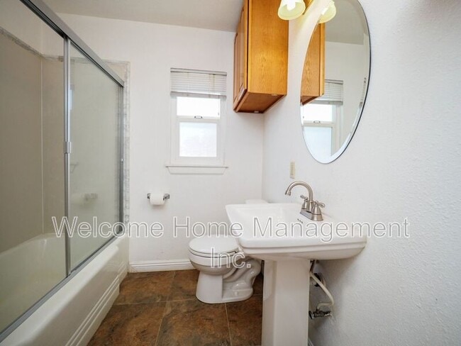 Building Photo - 15184 Norton St