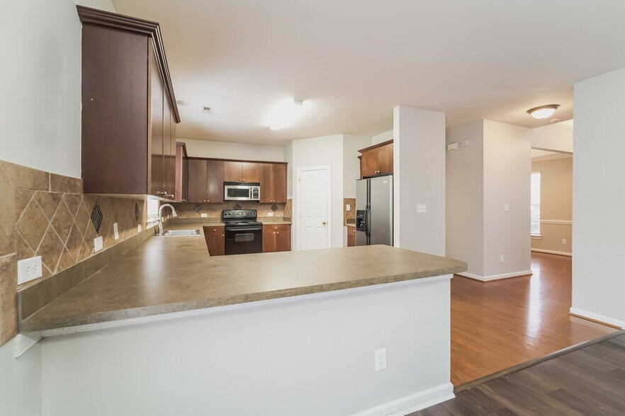 Building Photo - 15126 Callow Forest Dr