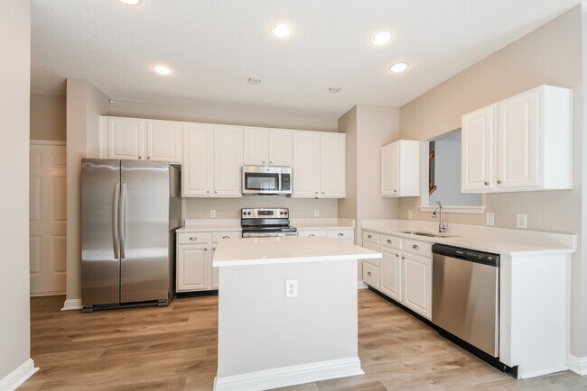 Building Photo - 13260 Heroic Way