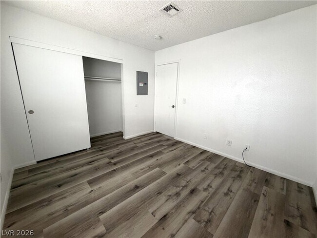 Building Photo - 2724 Aarondavid Dr