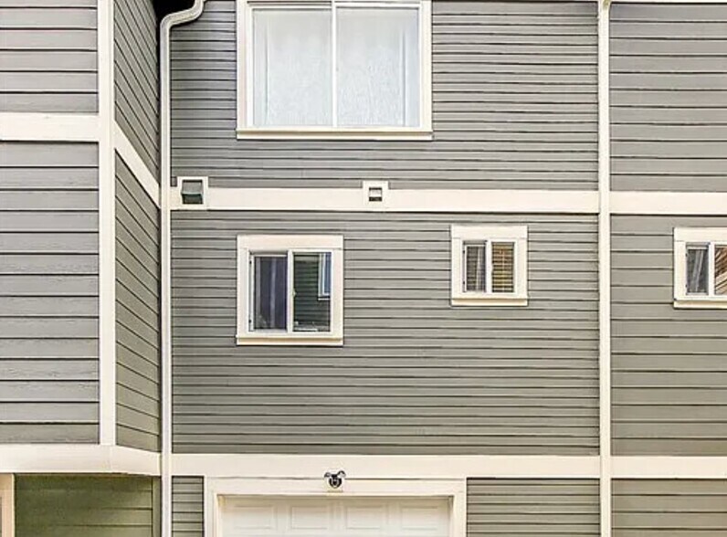 Building Photo - 9237 17th Ave SW