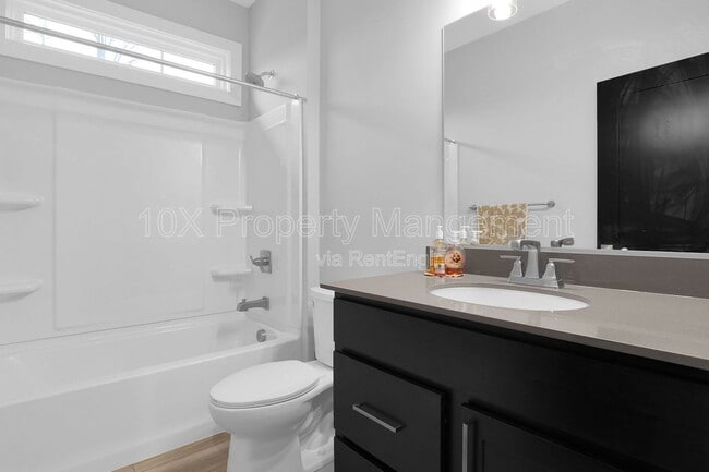 Building Photo - 105 Encore Park Bend