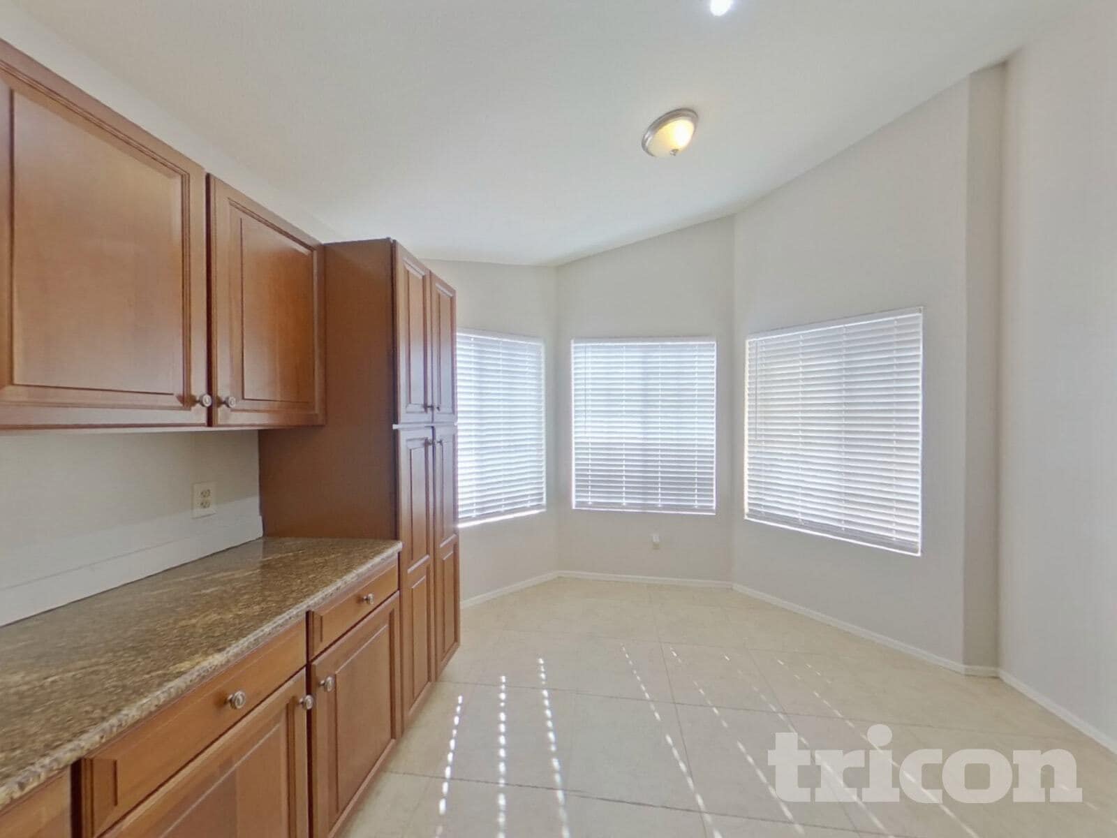 Building Photo - 1938 E Wagoner Rd